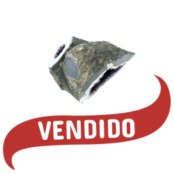 Ametista bruta com duas...